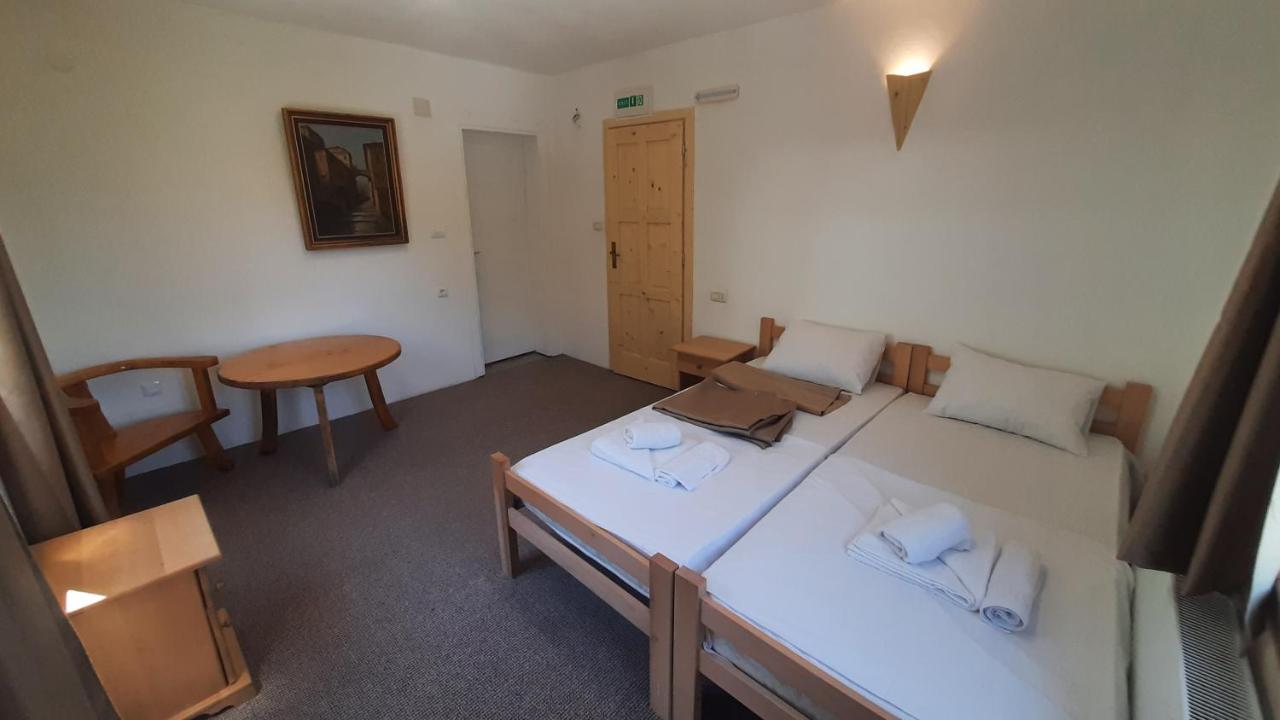 Hotel Ravnjak Dobrilovina المظهر الخارجي الصورة